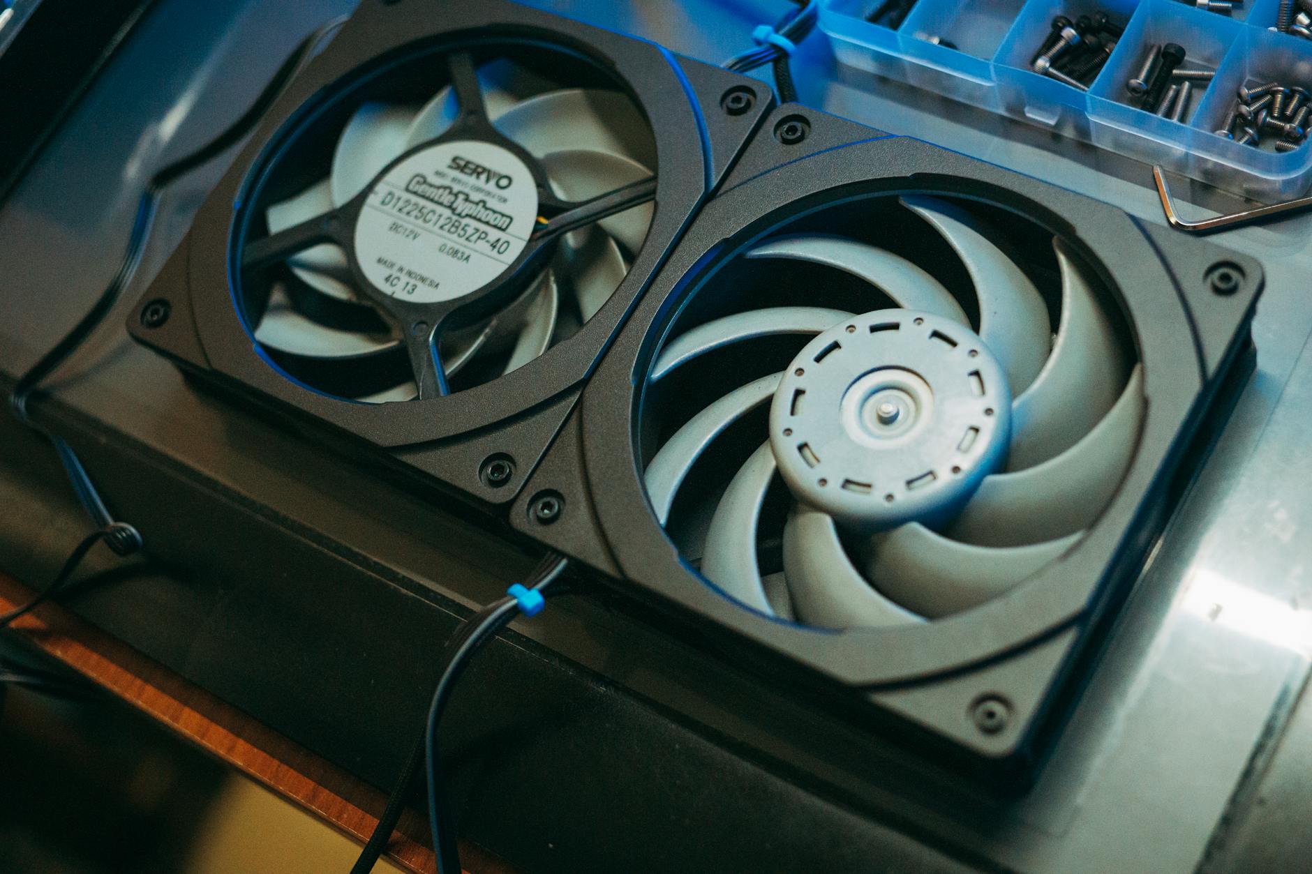 Advanced cooling system with multiple fans for high-performance laptop thermal management